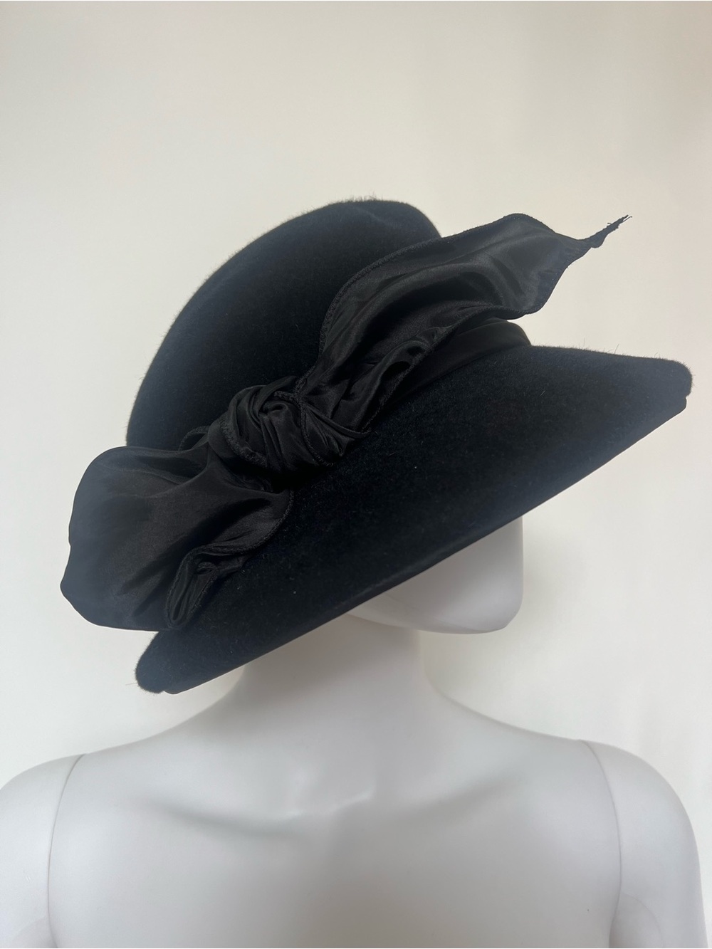 Marzi Firenze Neiman Marcus Black Rabbit Hair Felt Wide Brim Cloche Hat Italy